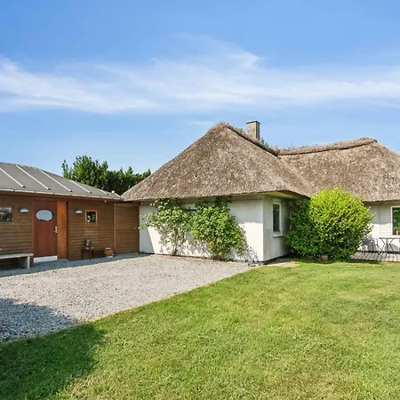 Cozy With Fantastic Surroundings, Hébergement de vacances *