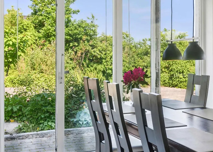 Cozy With Fantastic Surroundings